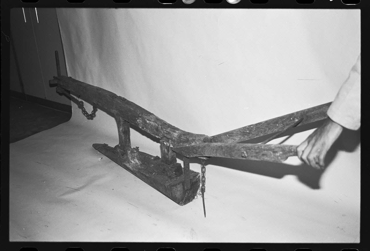photographie Araire quadrangulaire de 1948. Utilisé jusqu'en 1981 Ph.1986.1.463 Photo