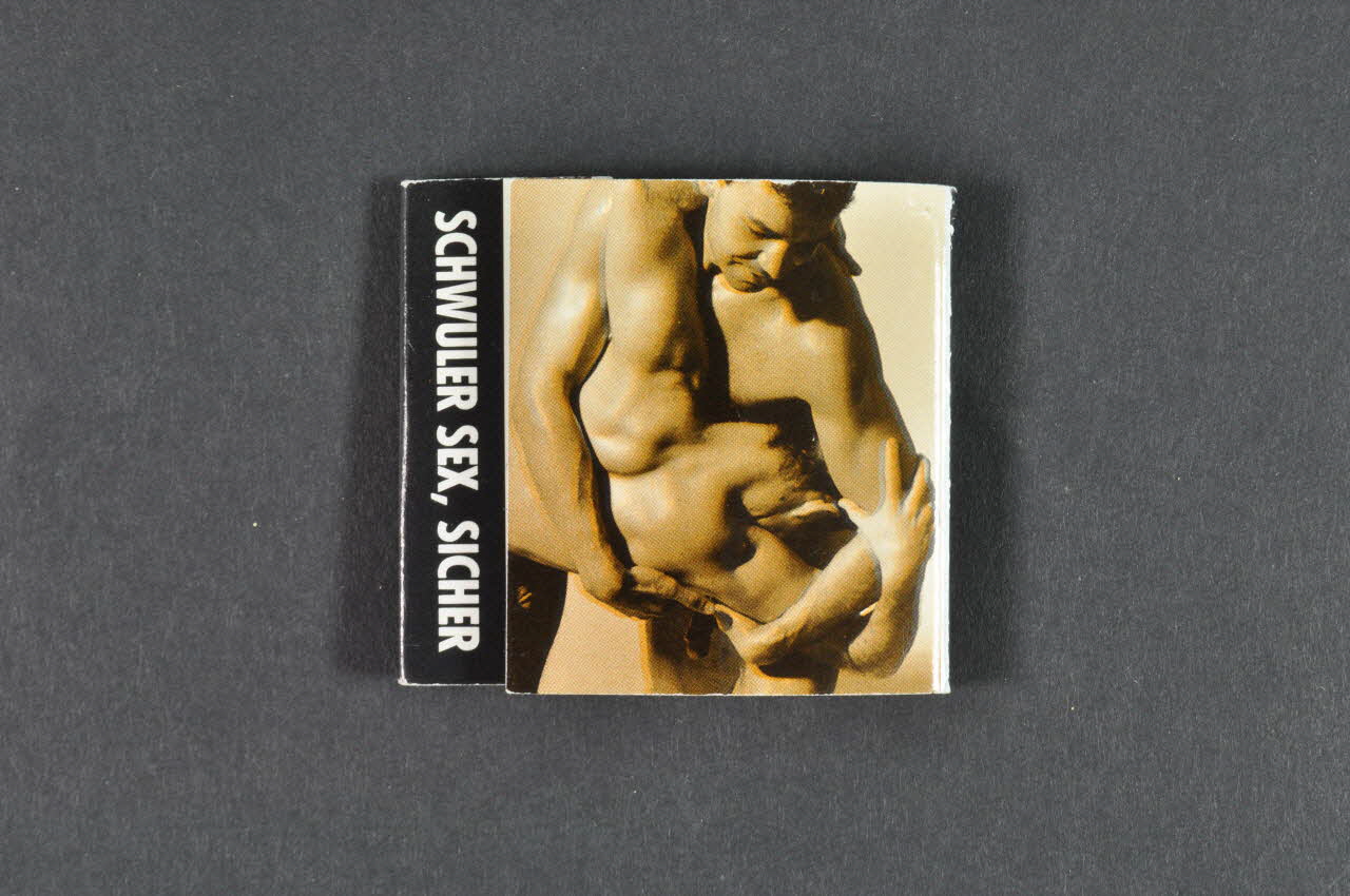 POCHETTE D'ALLUMETTES "Schwuler sex, sicher" (1) (bistre) (sexe homosexuel, plus sûr) 2002.104.18 Photo Mucem