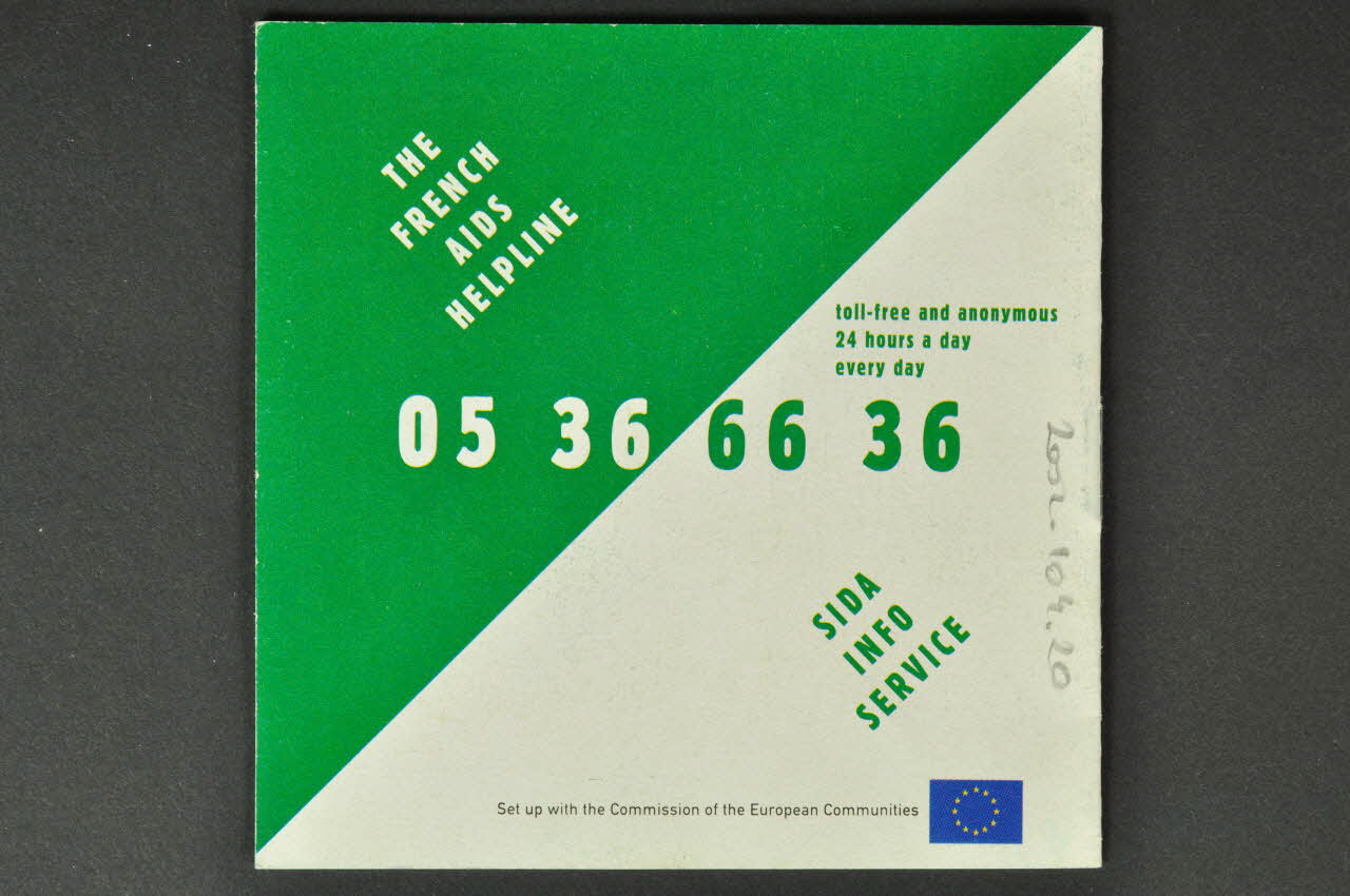 Europe Against Aids, European Communities, Crips, ; CRIPS (Centre régional d'information et de prévention du sida) BROCHURE "Passport : Europe against Aids. " (L'Europe contre le sida) France 1995 2002.104.20 Photo Mucem