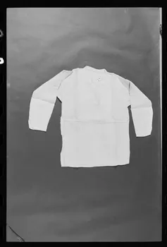 photographie Pièce d'un ensemble : chemise d'homme Ph.1986.1.82  Photo