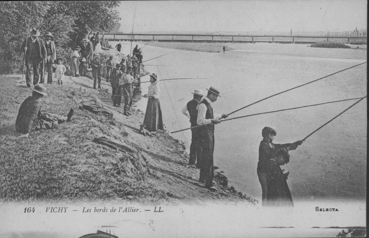 LL. ; LEVY FILS ET Cie carte postale Allier, PARIS 1903-1920 001220 Photo
