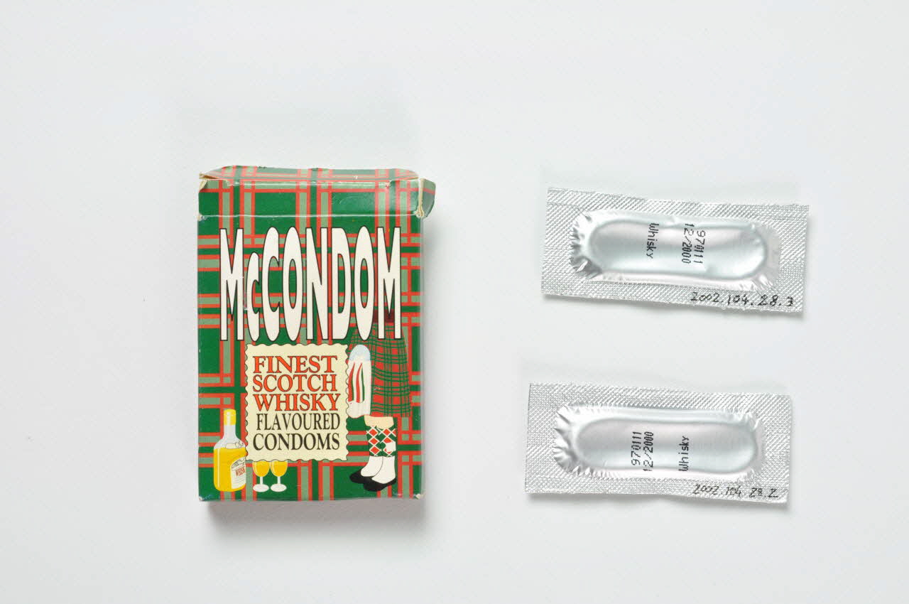 Riverside Services Etui de préservatif Mc Condom Grande Bretagne 1989 2002.104.28.1-3 Photo Mucem
