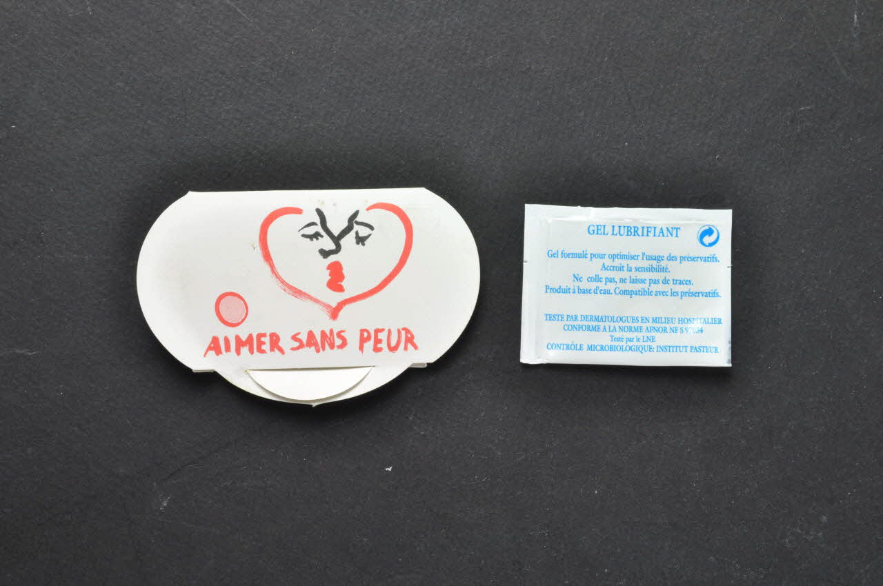 Bristol-Myers Squibb / CRIPS Enveloppe de gel lubrifiant "Aimer sans peur" France 2000 2002.104.35.1-2 Photo Mucem