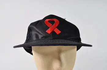 casquette Casquette avec ruban rouge 2002.104.73  Photo Mucem