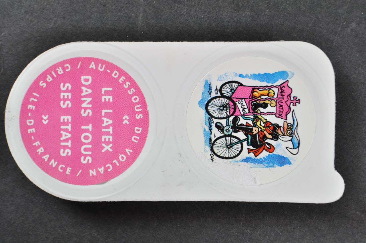 C.R.I.P.S Ile de France Etui de préservatif et gel "Le latex dans tous ses états" France 2001 2002.104.76 Photo Mucem