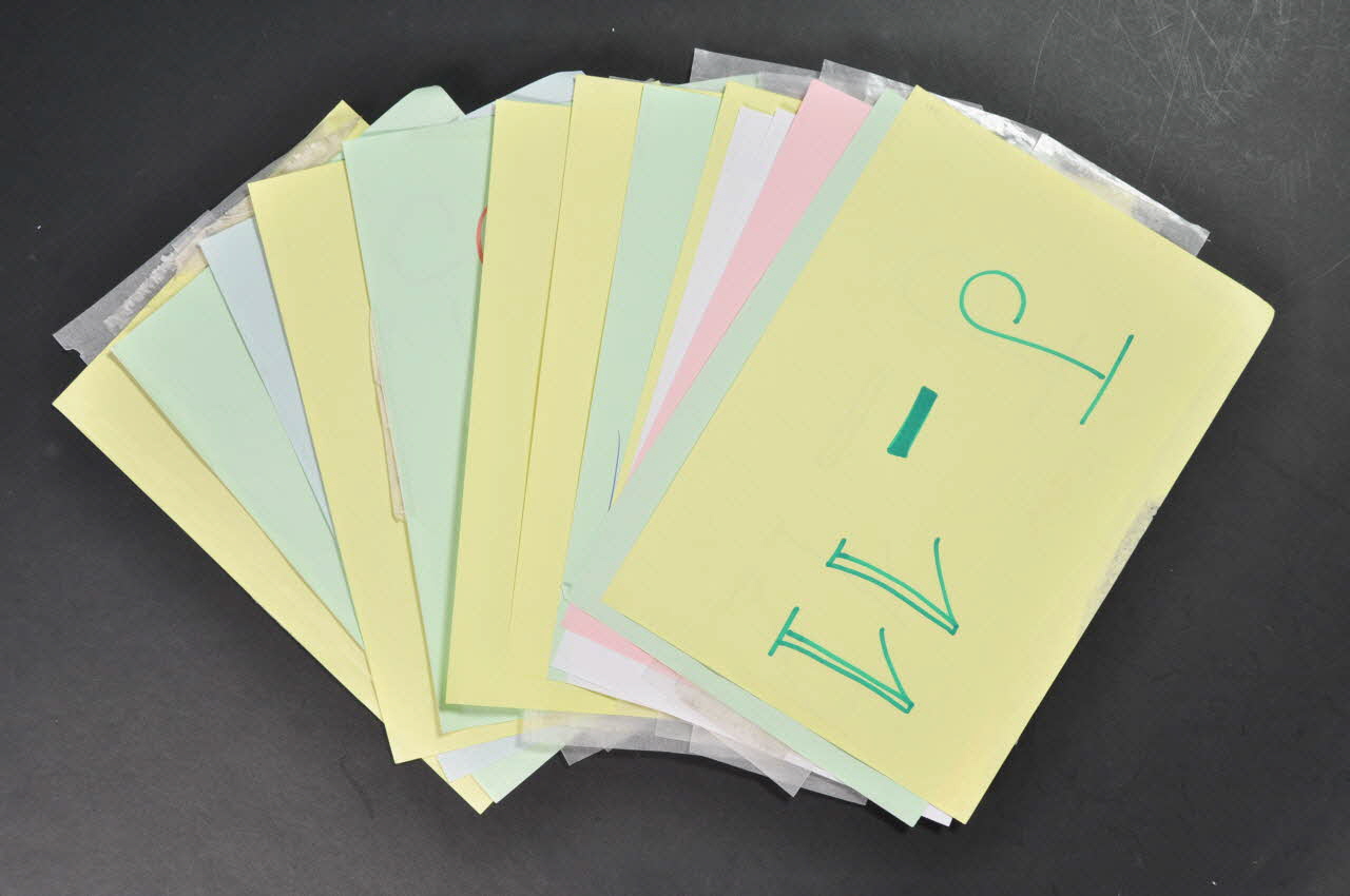 Hôpital Pasteur - Personnel et malades Ephéméride Jours avant la fermeture de l’hôpital Pasteur Île-de-France, France 1999/12 2002.106.13.1-14 Photo Mucem