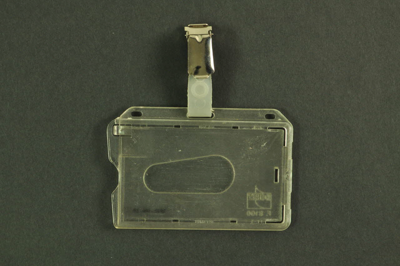 Hôpital Pasteur - Personnel et malades Porte badge Île-de-France, France 1999/12 2002.106.28 Photo Mucem