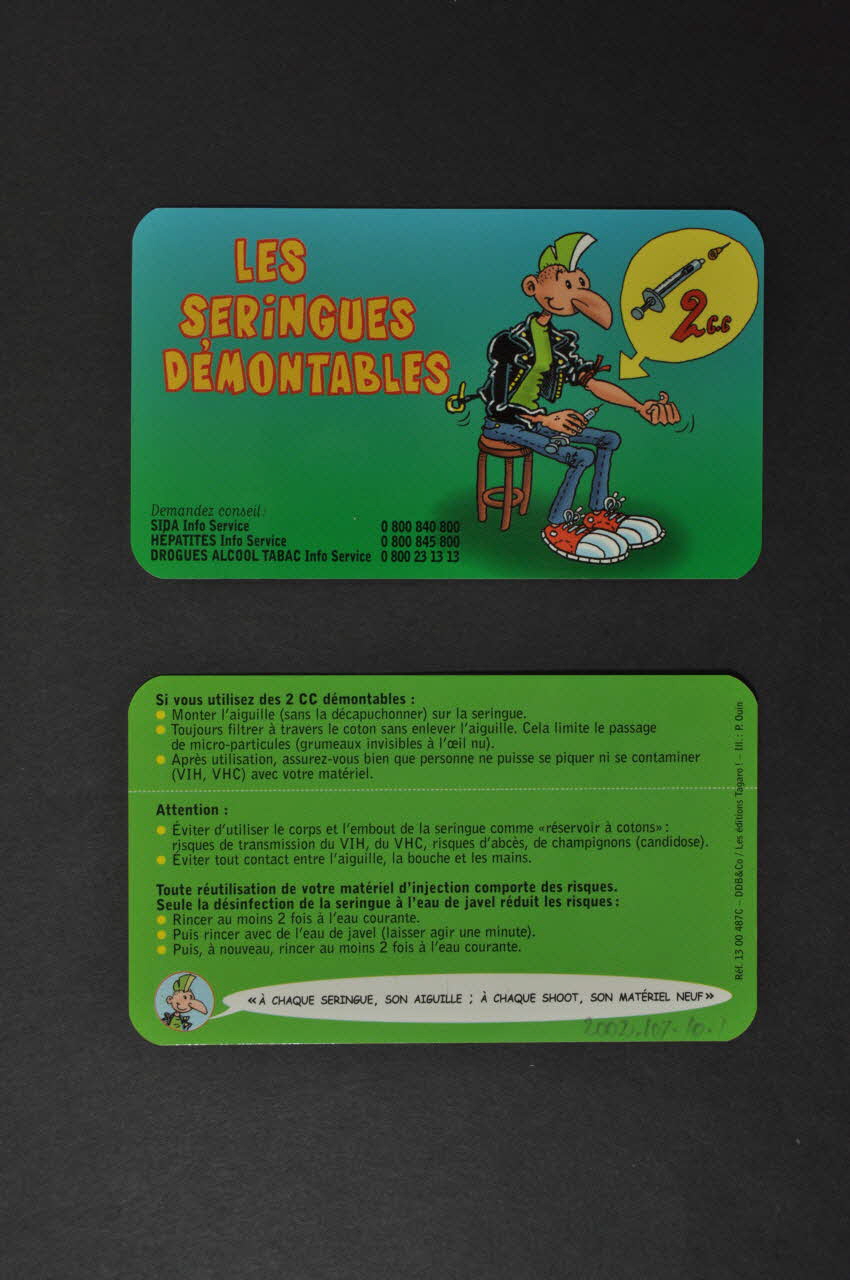Carte d'information "Les seringues démontables" 2002.107.10.1-2 Photo Mucem