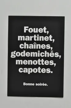 Sida Info Service - Ligne Azur carte "Fouet, martinet, chaînes, godemichés, menottes, capotes. Bonne soirée." France 2002 2002.107.15  Photo Mucem