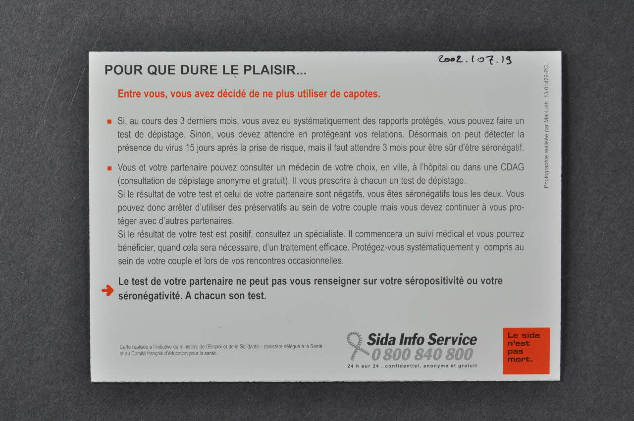Secrétariat d'Etat à la Santé et aux Handicapés / CFES carte postale "Qui vivra verra. Pour que dure le plaisir" France 2002 2002.107.19 Photo Mucem