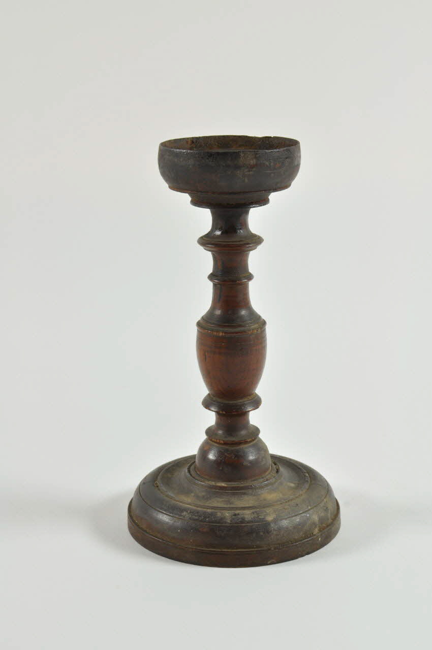 porte-lampe 1943.81.1.1-2 Photo Mucem