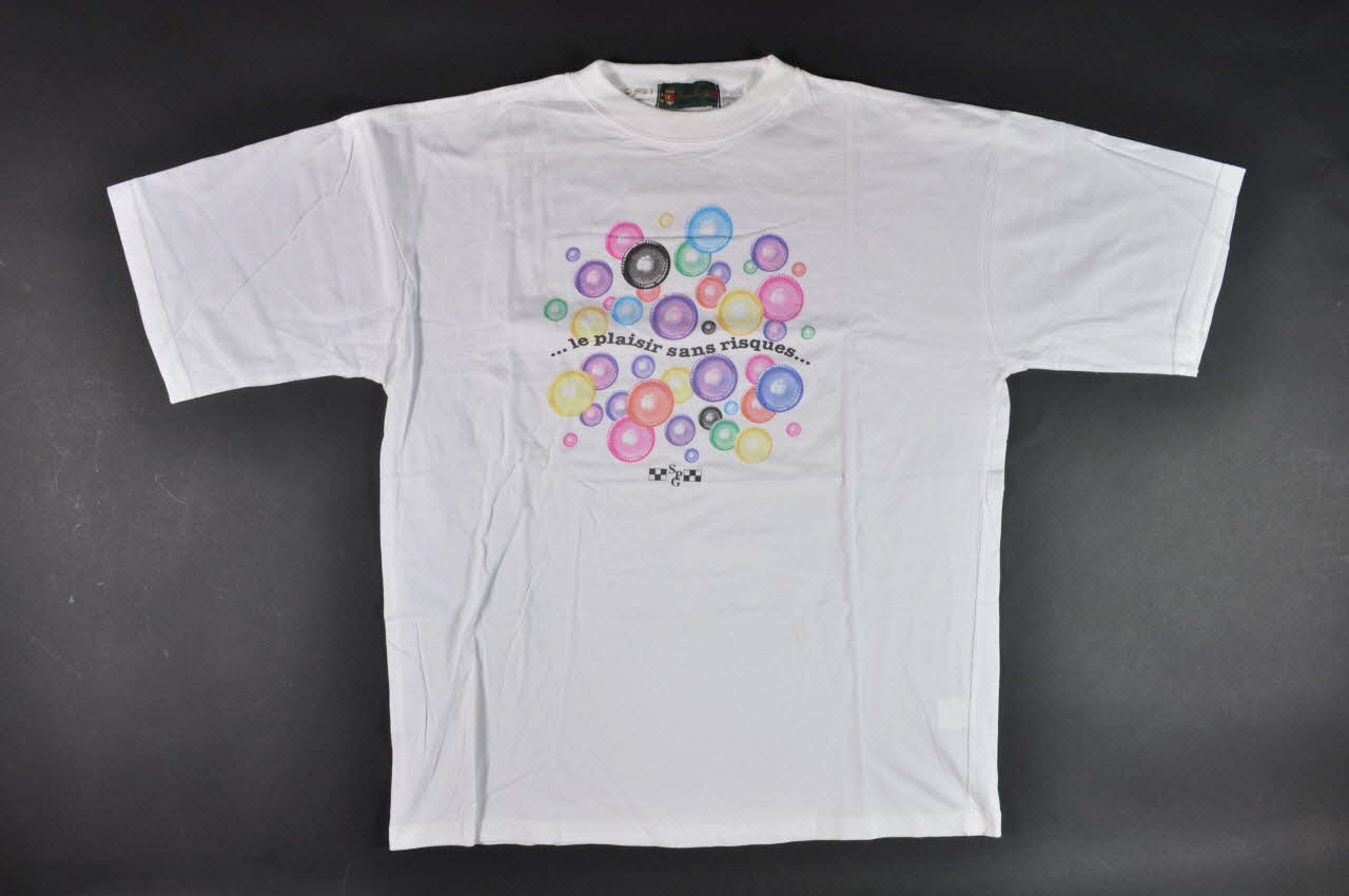 T shirt "Le plaisir sans risques" 2002.109.17 Photo Mucem