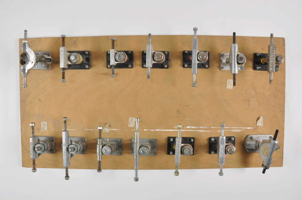 Olivier Le Garrec ; ACS ; Gullwing ; Trucks Bennett ; Cricket's essieu de skateboard Bretagne, France 1975-1979 2000.29.103.1-15 Photo Mucem