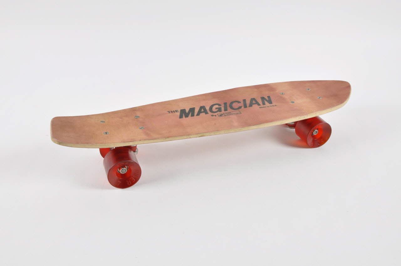 Tiger Enterprises ; ACS ; Road Rider skateboard Etats-Unis 1975-1979 2000.29.120.1-7 Photo Mucem