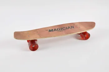 Tiger Enterprises ; ACS ; Road Rider skateboard Etats-Unis 1975-1979 2000.29.120.1-7  Photo Mucem