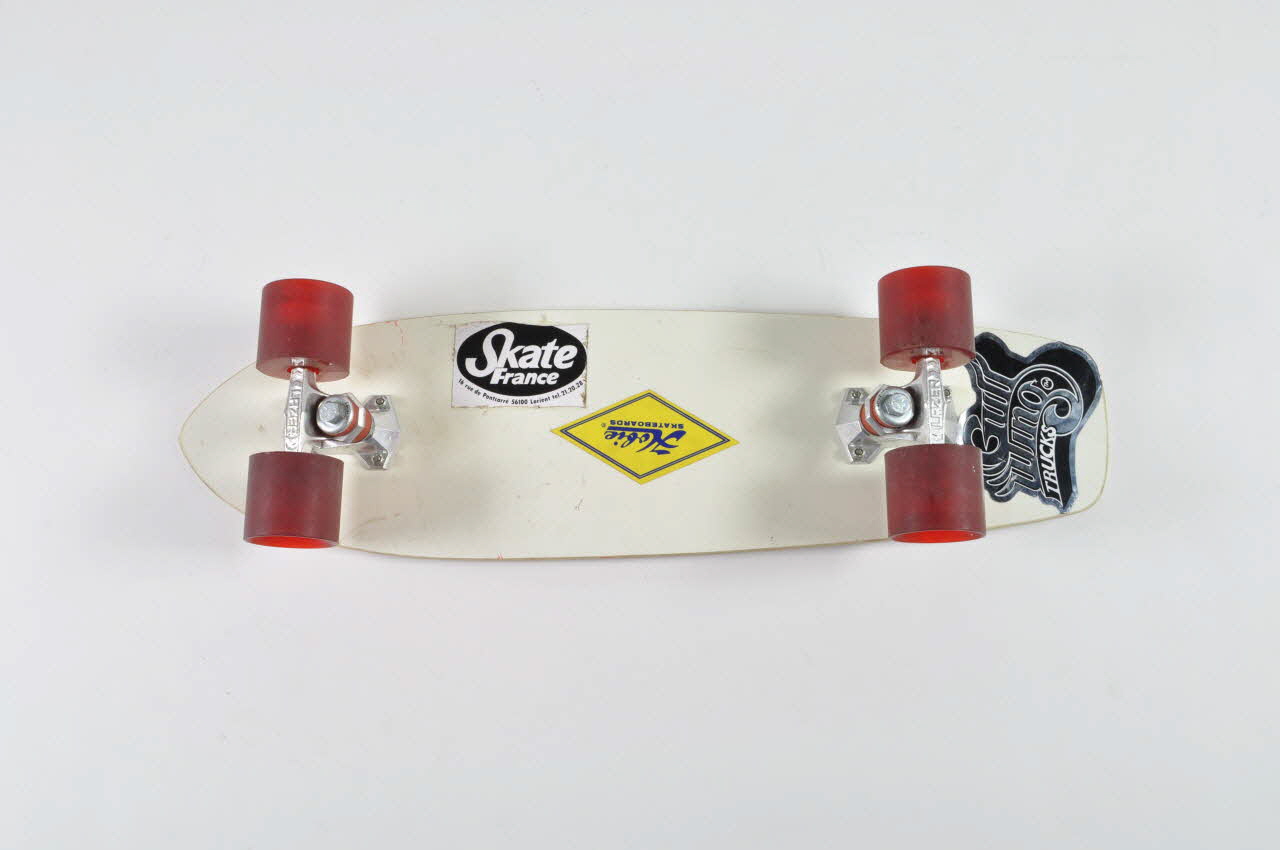 Hobie ; Lazer Trucks skateboard Promodel "Mike Weel" Etats-Unis 1975-1979 2000.29.129.1-7 Photo Mucem