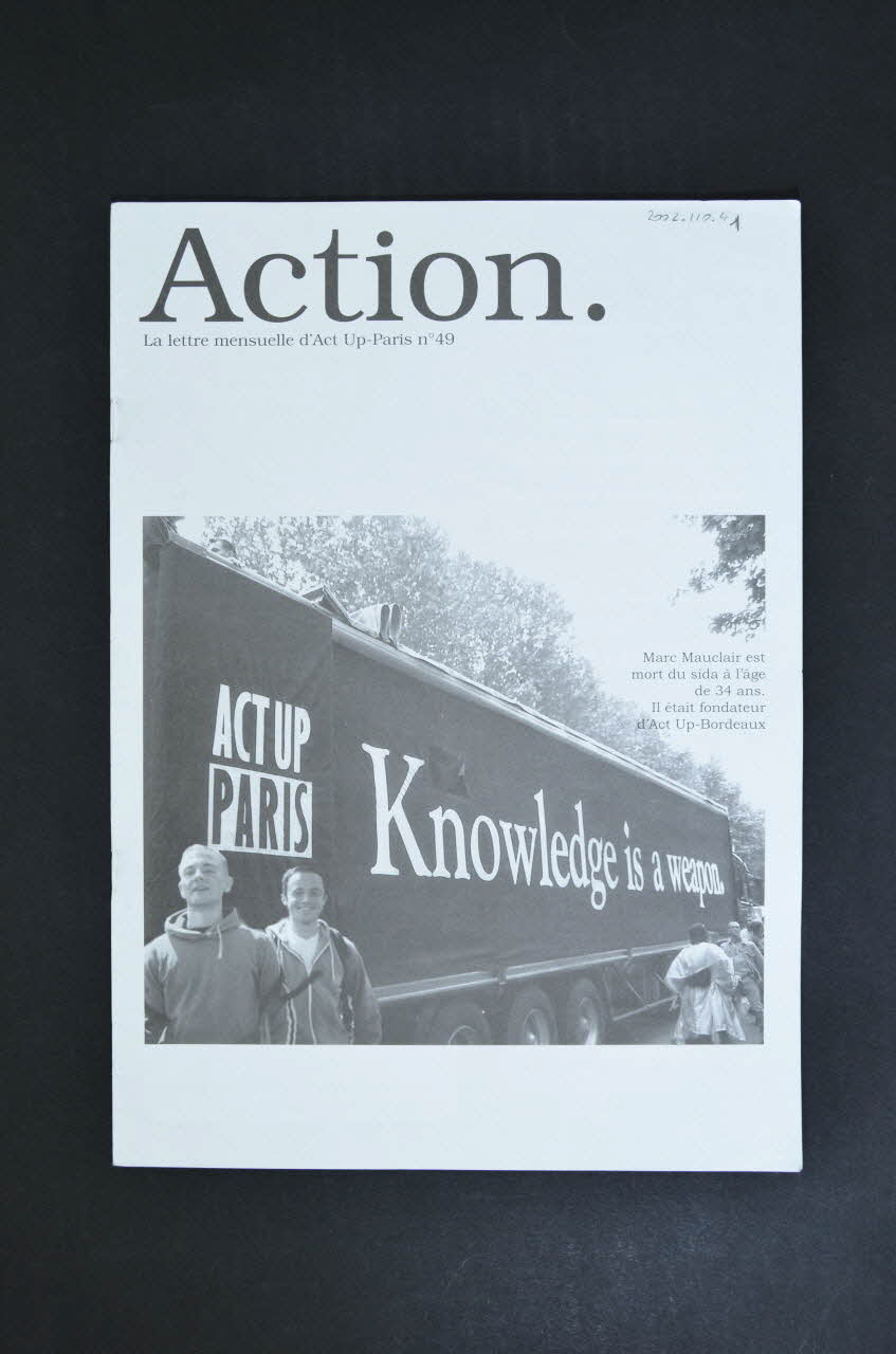 Act Up-Paris journal malgré le 1er juin, les expulsions continuent ...exigeons un moratoire. " Île-de-France, France 1997/9 2002.110.41 Photo Mucem