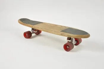 ACS ; Power Paw skateboard Etats-Unis 1975-1979 2000.29.146.1-7  Photo Mucem