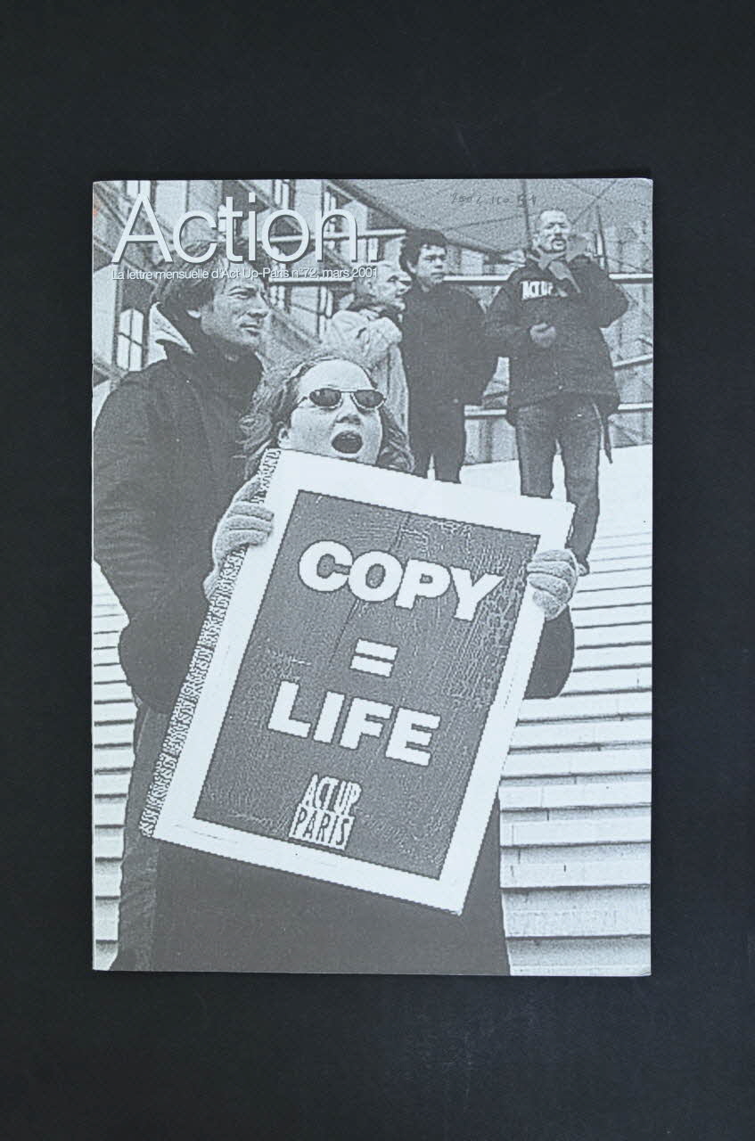 Act Up-Paris Bulletin associatif "Copy = Life" Île-de-France, France 2001/3 2002.110.51 Photo Mucem