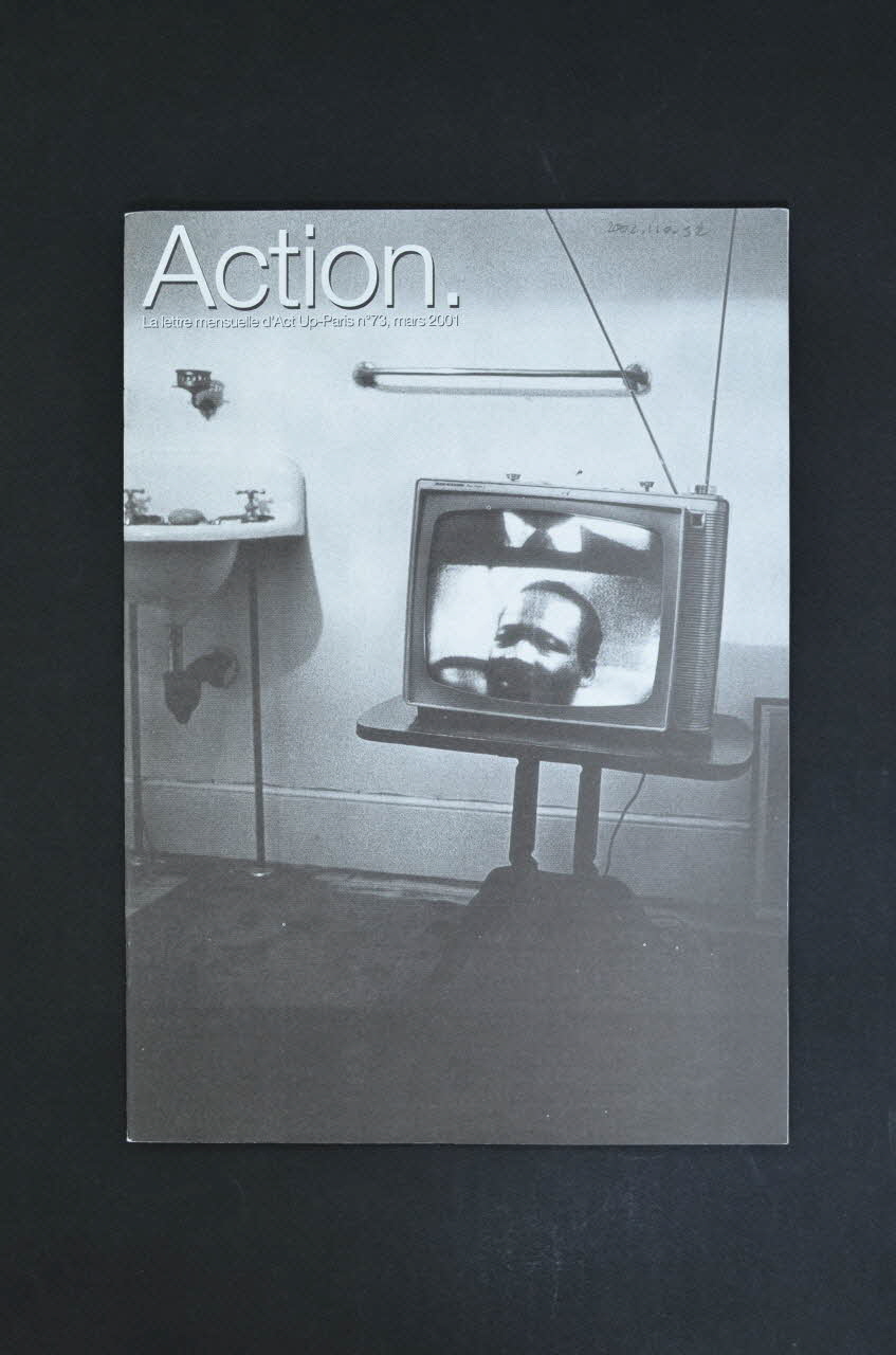 Act Up-Paris Bulletin associatif Irresponsables et amnésiques / "Baiser sans capote, ne pas se protéger, c'est irresponsable. C'est insulter nos morts et nos souffrances..." Île-de-France, France 2001/3 2002.110.52 Photo Mucem