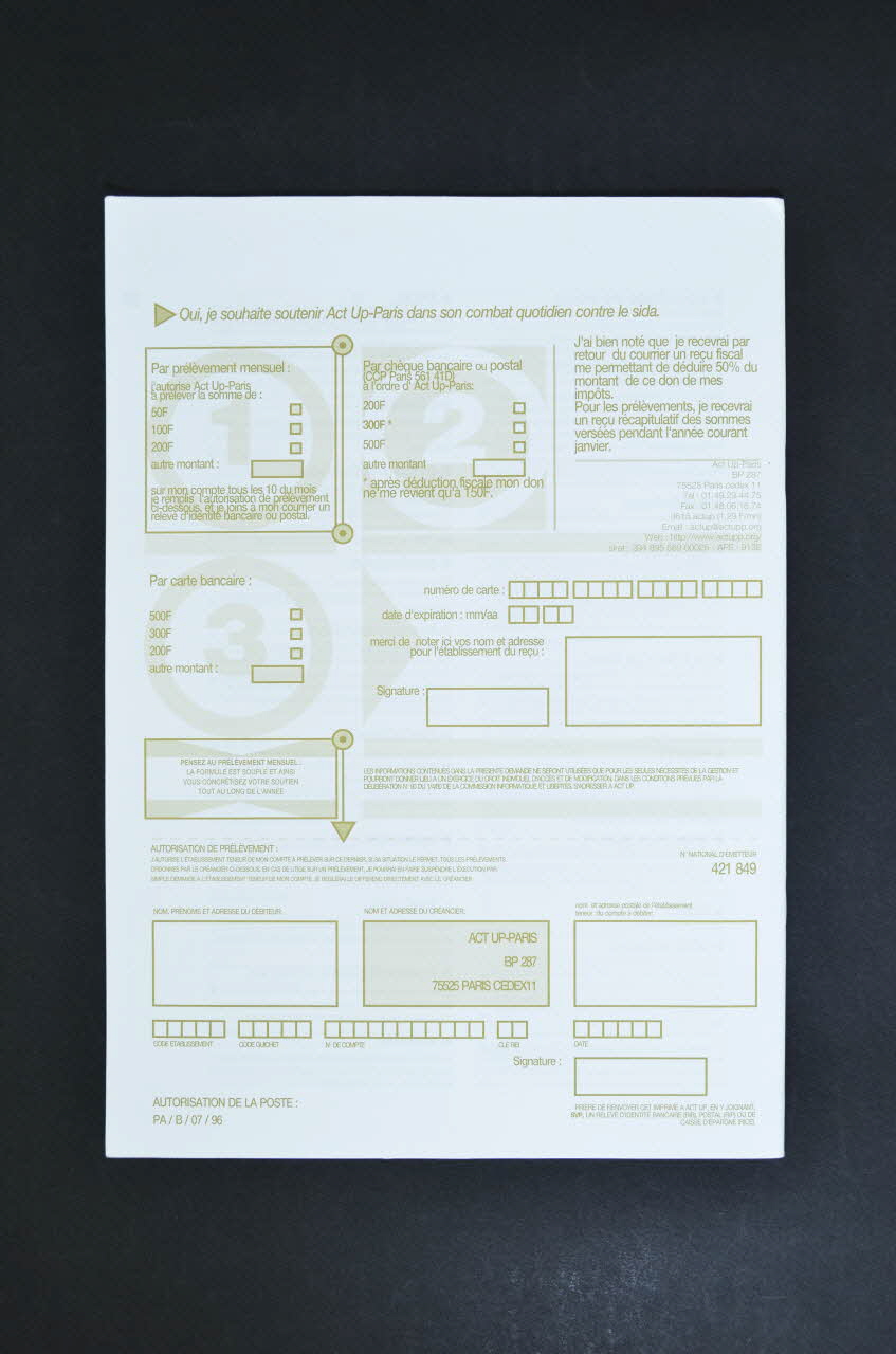 Act Up-Paris Bulletin associatif Protocoles. Le bulletin d'information d'Act Up-Paris sur les essais cliniques, n°17 / Journée mondiale de mobilisation contre les industries pharmaceutiques pour l'accès aux traitements dans les pays du Sud France 2001 2002.110.63 Photo Mucem