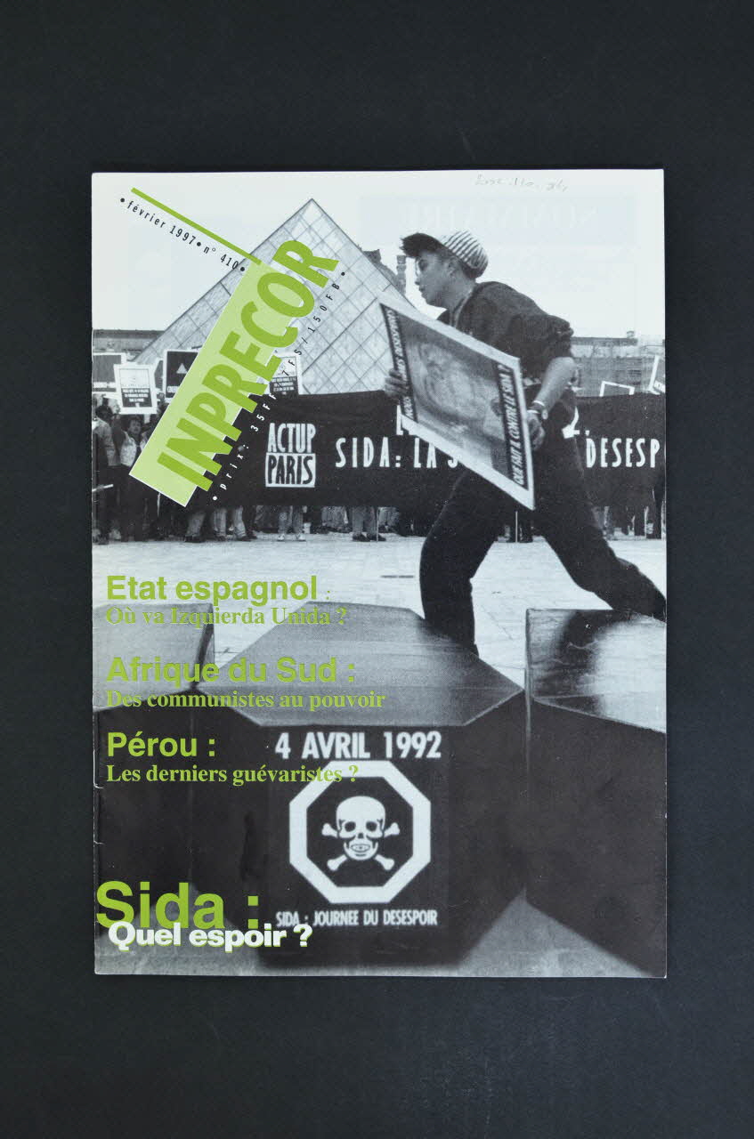 Act Up-Paris revue "Sida, l'épidémie n'est pas finie" / Journée du désespoir France 1997 2002.110.84 Photo Mucem
