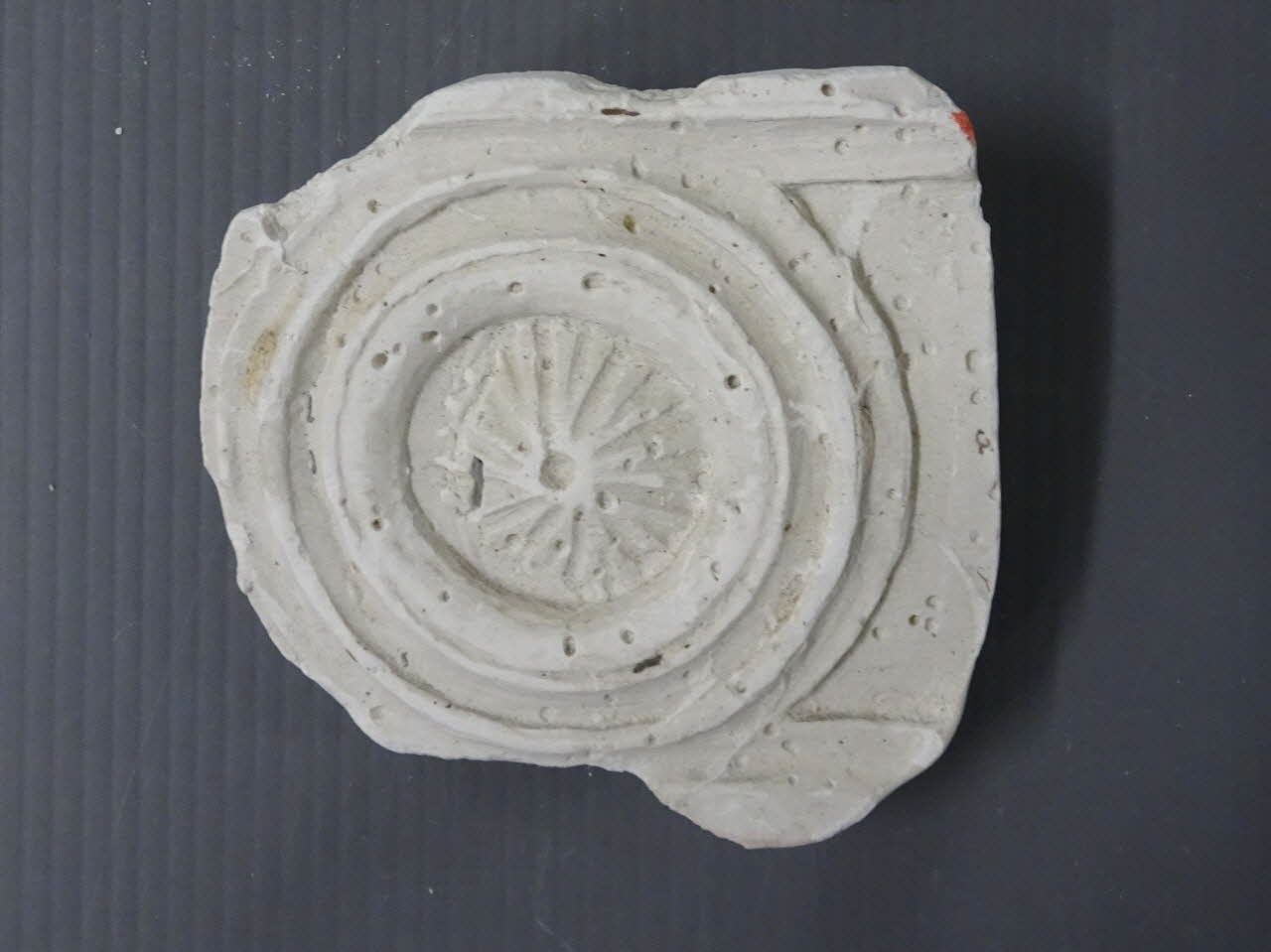 Maurice Coz moulage Décor de la traverse supérieure d'un buffet haut (rosace) Bourgogne, France 1941/7/4 1941.38.49 Photo