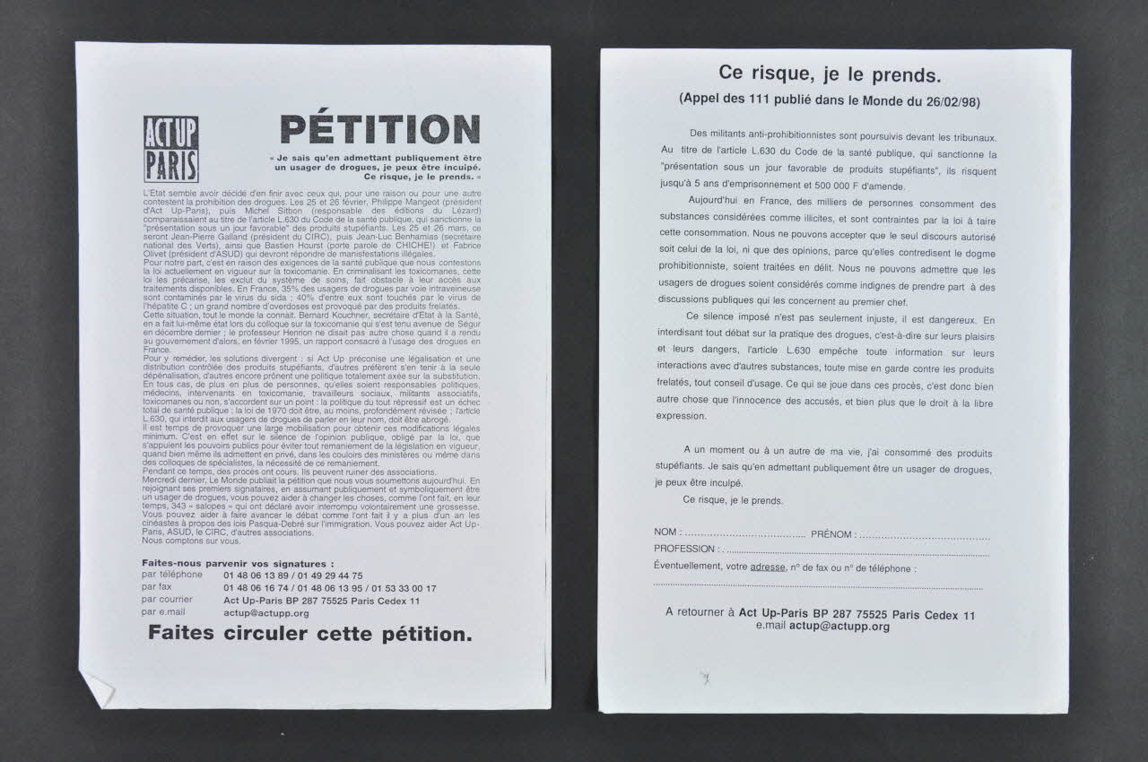 Act Up-Paris tract France 1998 2002.110.30.2 Photo Mucem