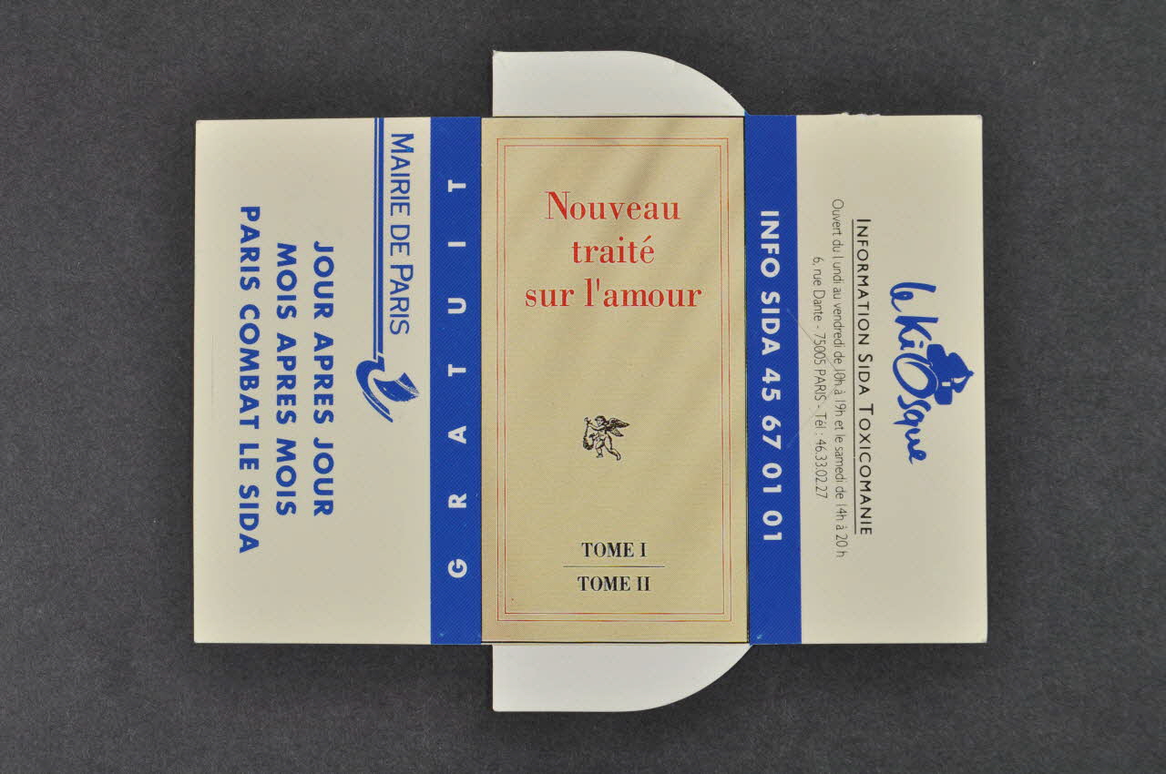 Bertrand Delanoë Etui de préservatif "Nouveau traité sur l'amour "/ "Jour après jour, mois après mois, Paris combat le sida" Île-de-France, France 1994 2002.112.104 Photo Mucem