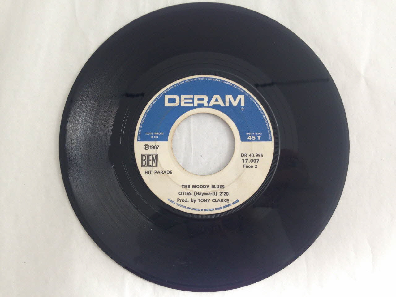 The Moody Blues ; Deram disque 45 tours Cities France 1967 2001.69.16.3762 Photo Mucem