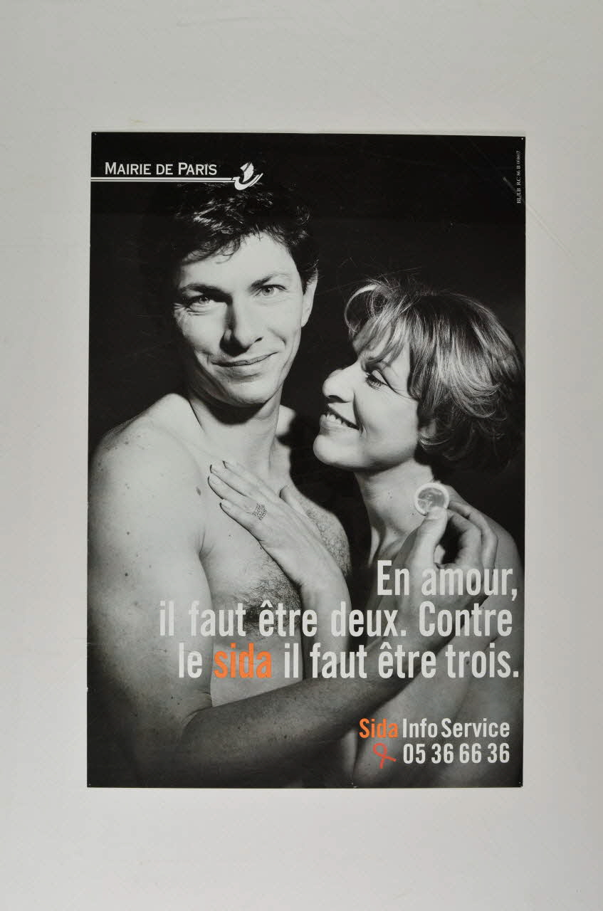 Bertrand Delanoë affiche "En amour, il faut être deux. Contre le sida il faut être trois.  (homme et femme) Île-de-France, France 1996 2002.112.22 Photo Mucem