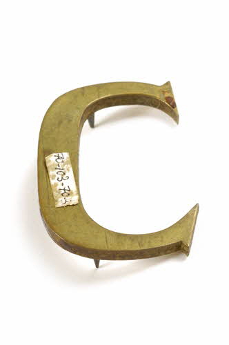 LETTRES D'ENSEIGNE 1970.103.70.3 Photo