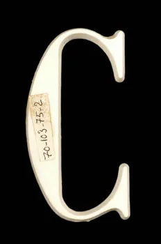 LETTRES D'ENSEIGNE 1970.103.75.2 Photo