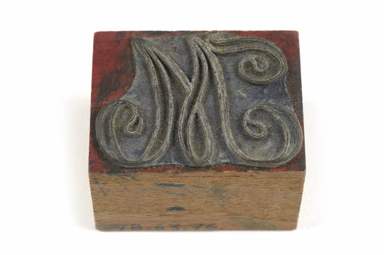 MATERIEL DE BRODEUSE 1978.63.76 Photo