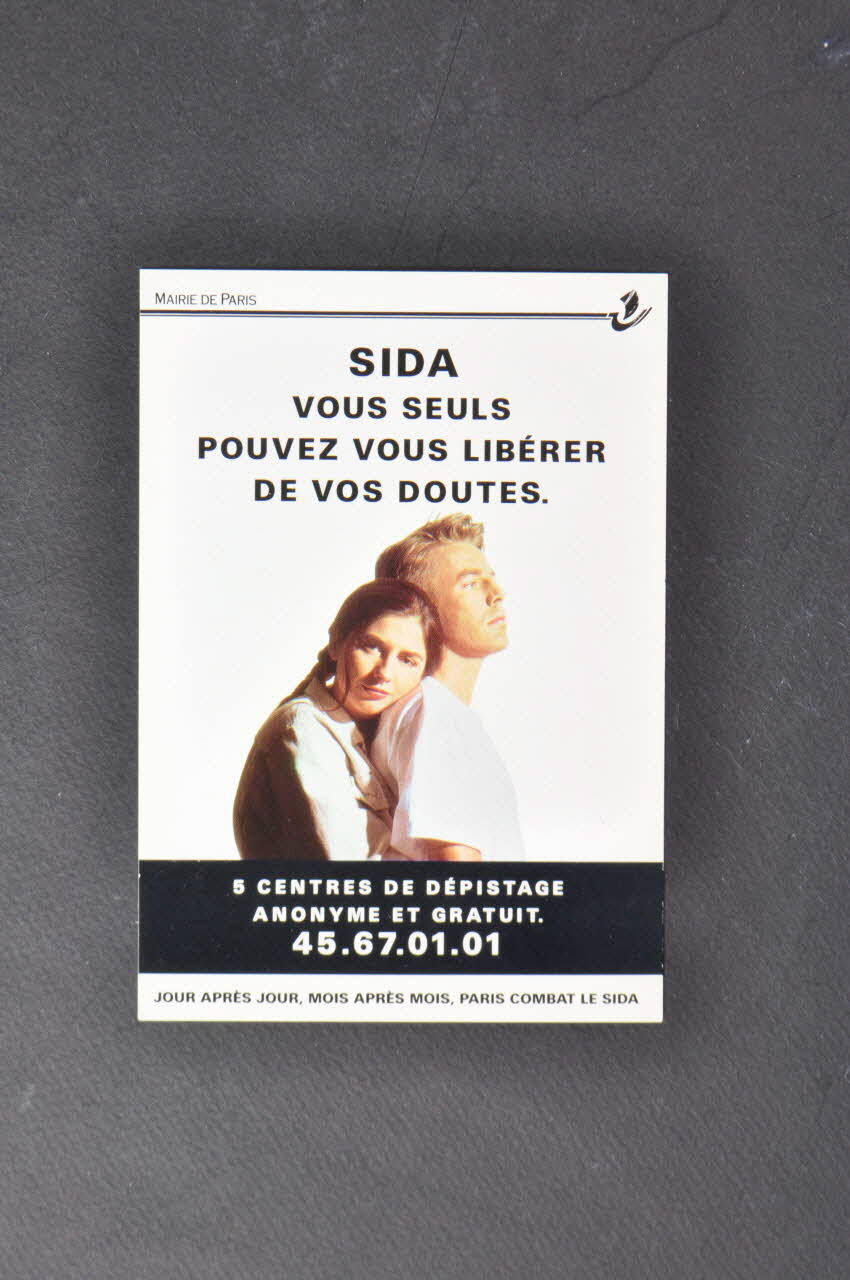 Bertrand Delanoë carte postale "Sida. Vous seuls pouvez vous libérer de vos doutes." / 5 centres de dépistage anonyme et gratuit / Jour après jour, mois après mois, Paris combat le sida" Île-de-France, France 1991/10 2002.112.53 Photo Mucem