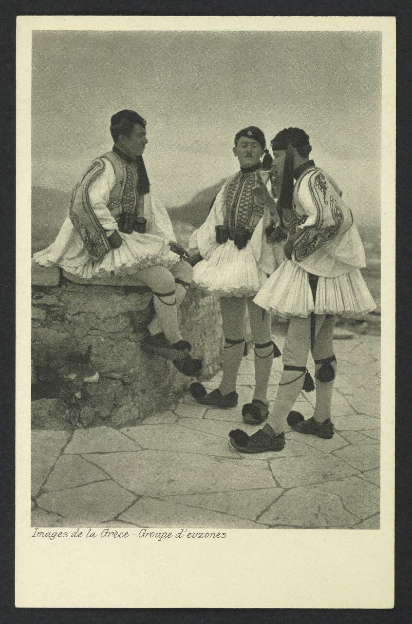 carte postale GROUPE D'EVZONES 4P250 Photo