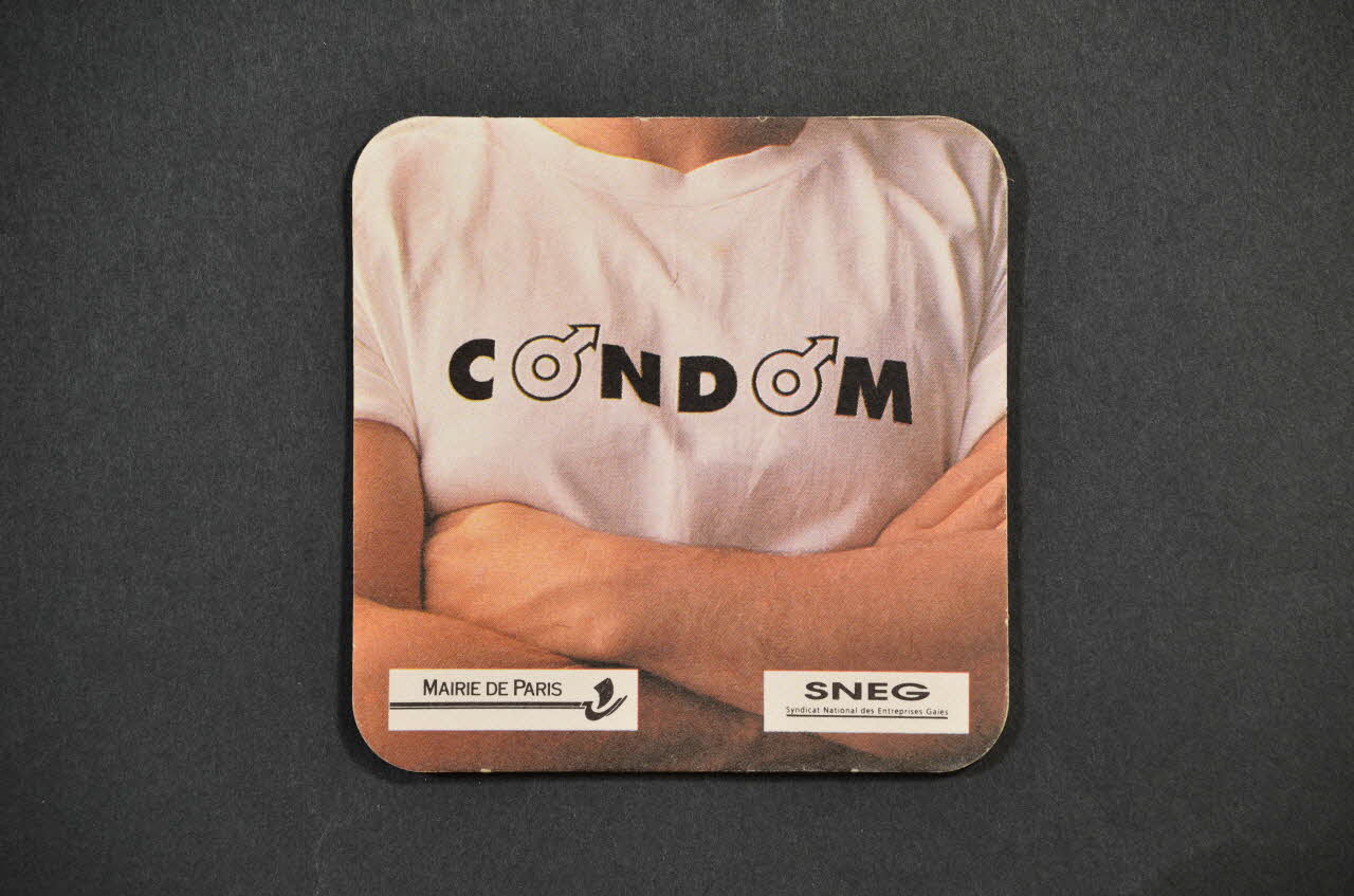 Mairie De Paris, Sneg sous-bock Condom Île-de-France, France 1994 2002.112.81 Photo Mucem