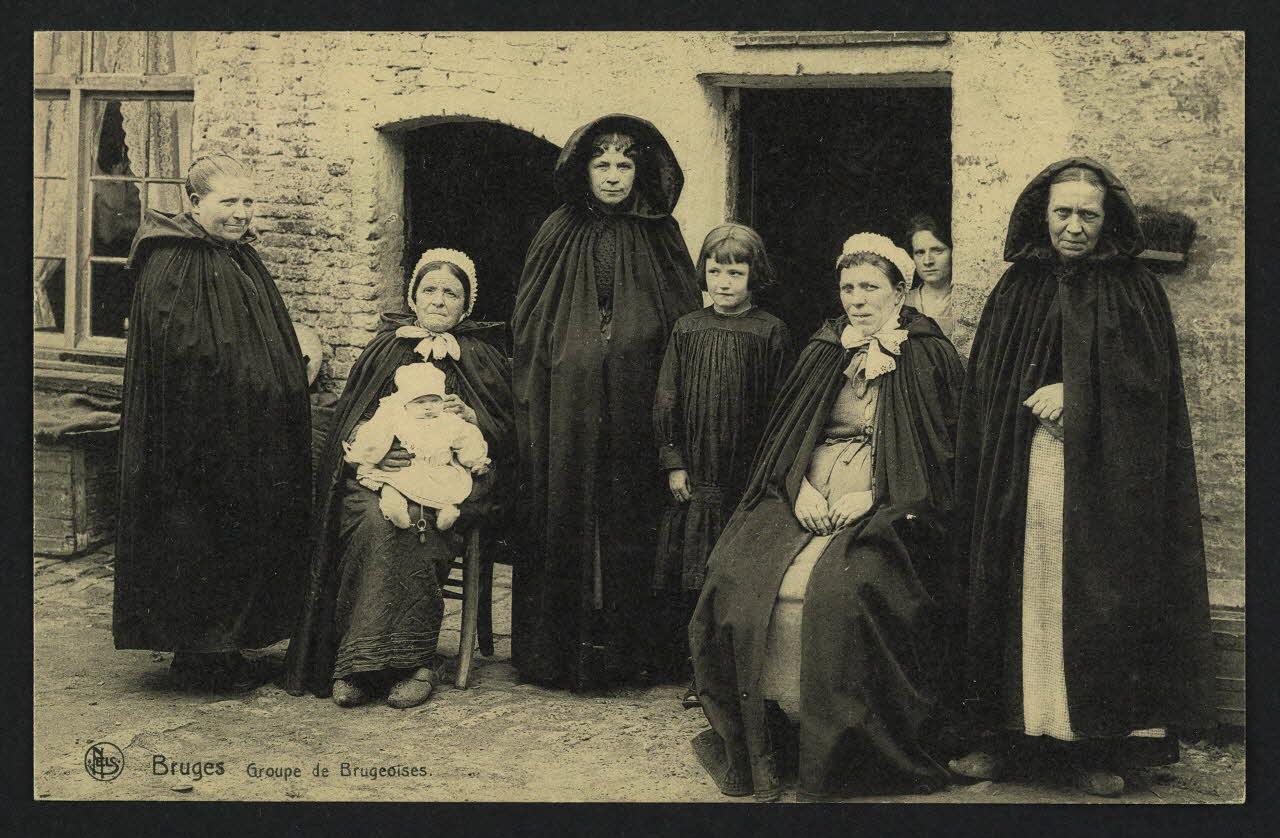 carte postale GROUPE DE BRUGEOISES 4P406 Photo