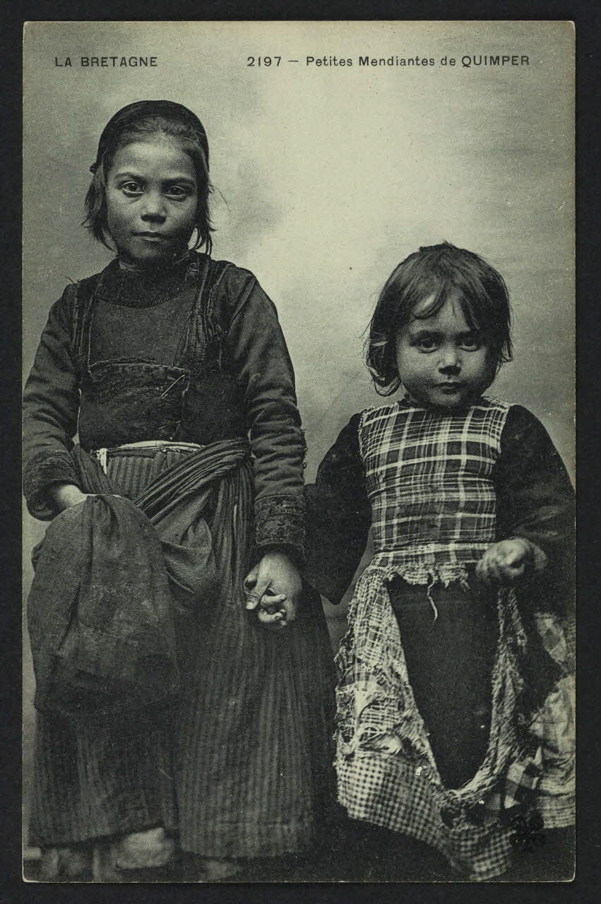 carte postale PETITES MENDIANTES DE QUIMPER 4P571 Photo