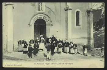 carte postale SORTIE DE L'EGLISE A SAINT-COLOMBAN-DES-VILLARDS 4P581 Photo