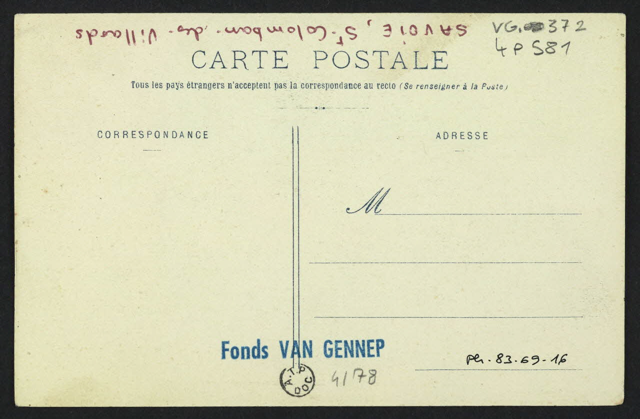 carte postale SORTIE DE L'EGLISE A SAINT-COLOMBAN-DES-VILLARDS 4P581 Photo