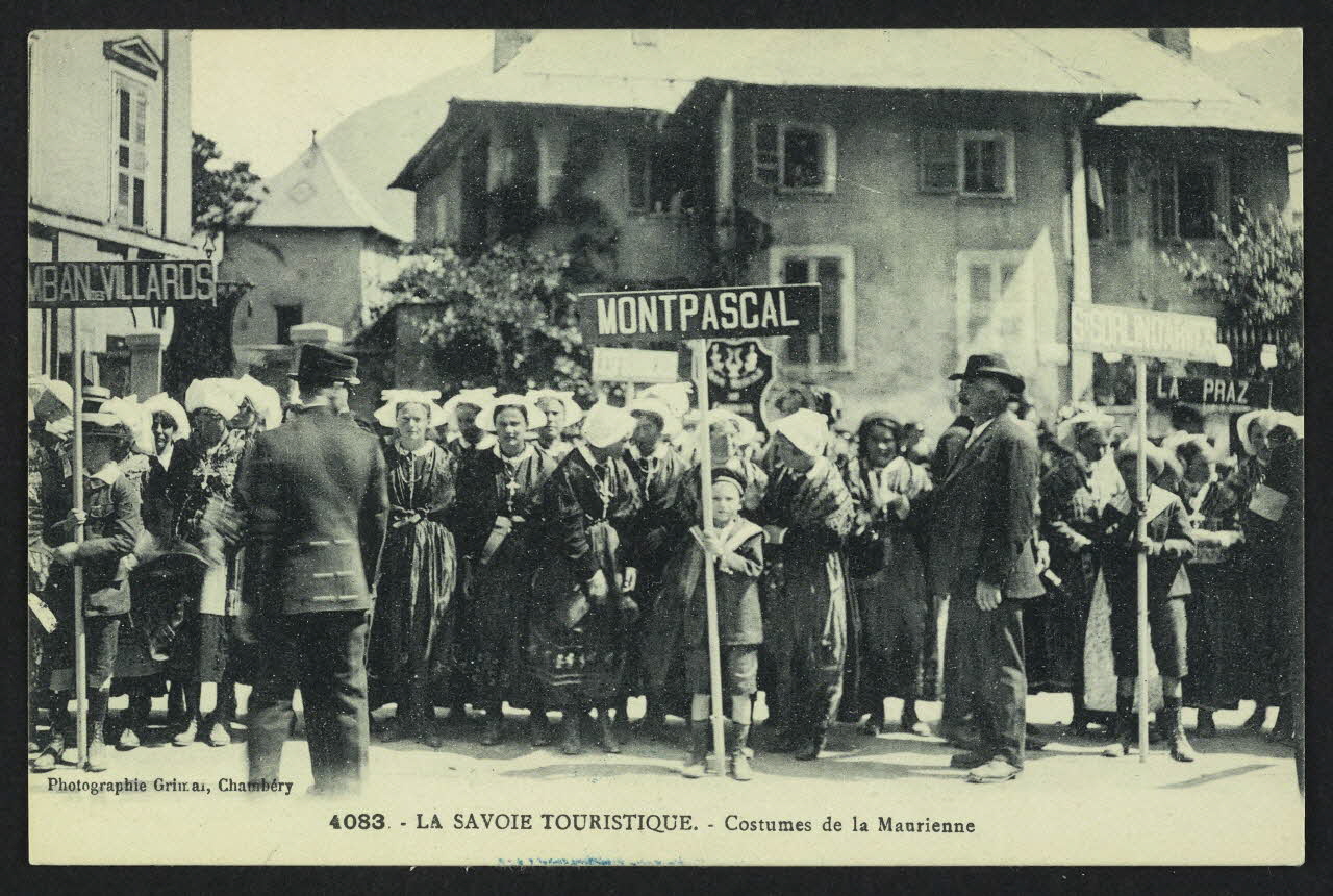 carte postale LA SAVOIE TOURISTIQUE, COSTUME DE LA MAURIENNE 4P589 Photo