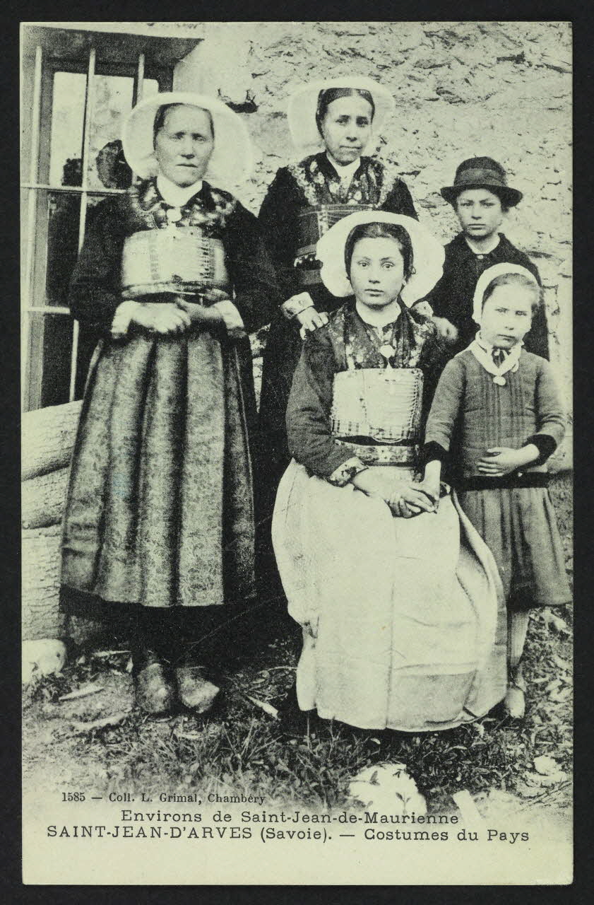 carte postale SAINT-JEAN-D'ARVES, COSTUME DU PAYS 4P651 Photo