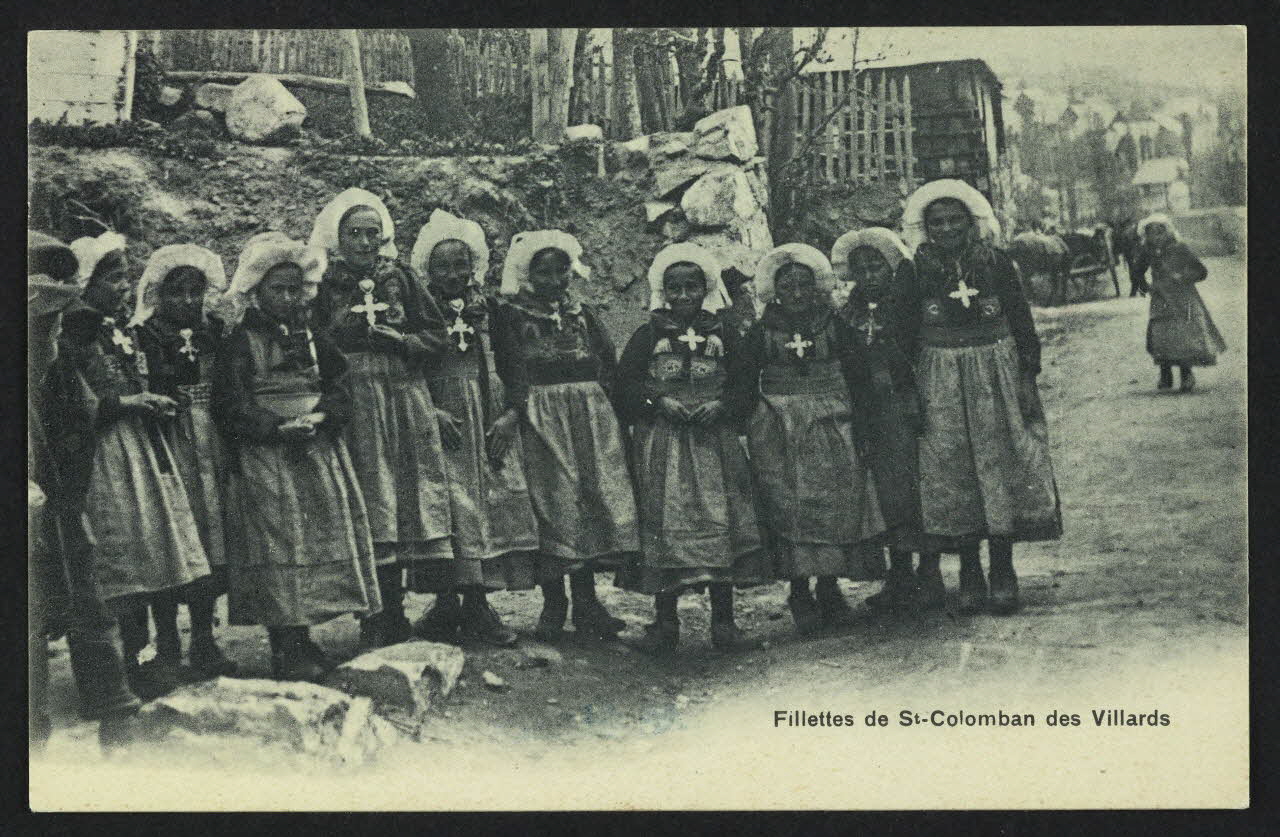 carte postale FILLETTES DE SAINT-COLOMBAN DES VILLARDS 4P656 Photo