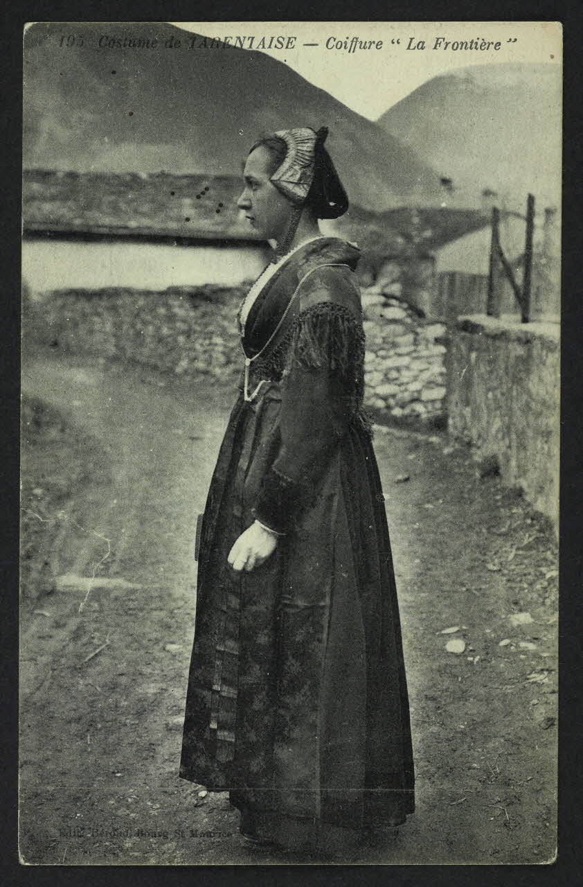 carte postale COSTUME DE TARENTAISE, COIFFURE "LA FRONTIERE" 4P666 Photo