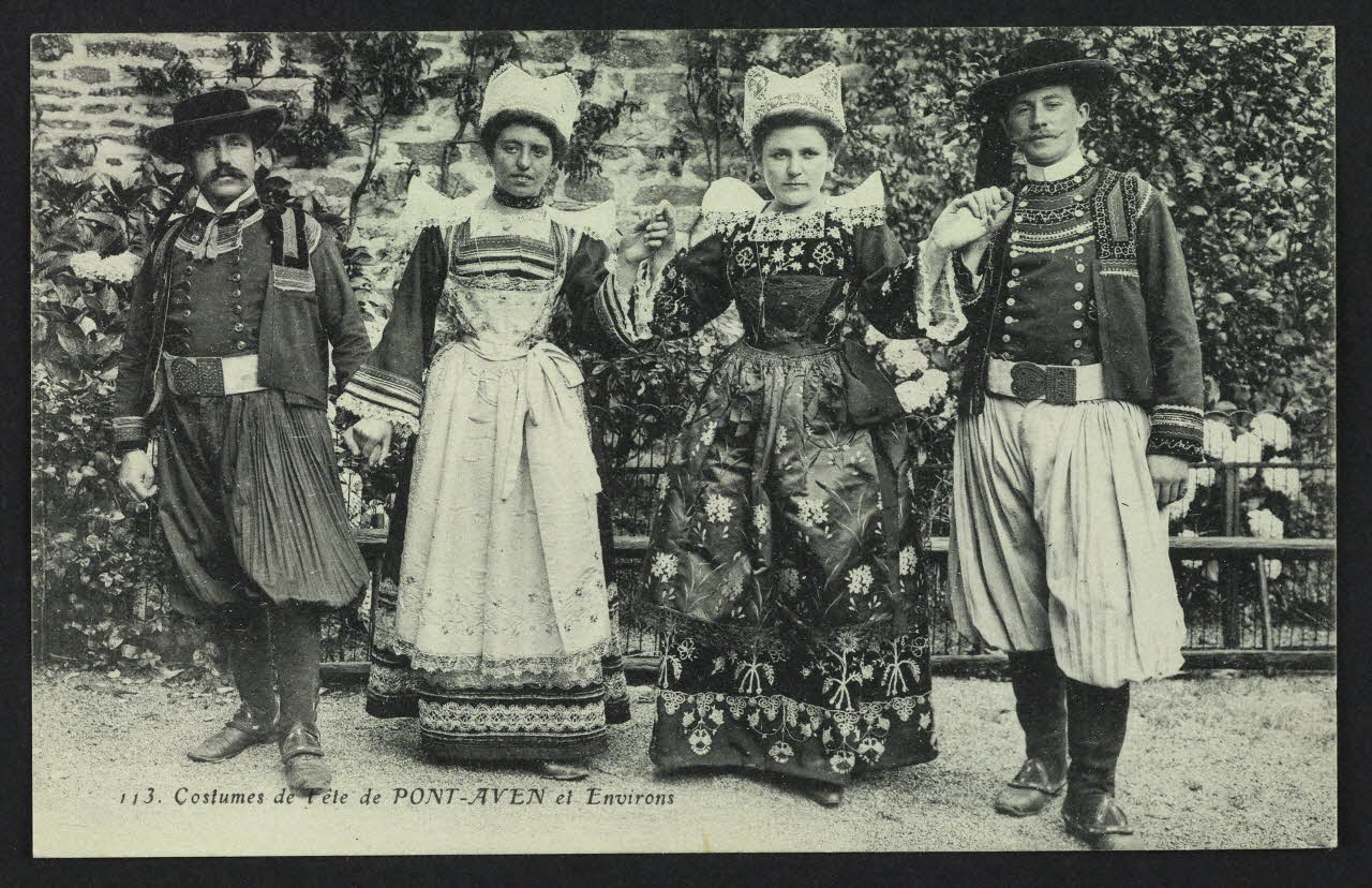 carte postale COSTUME DE FETE DE PONT-AVEN ET ENVIRONS 4P700 Photo