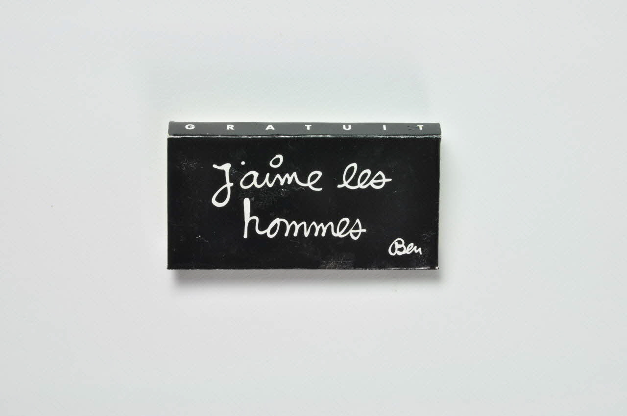 Bertrand Delanoë Etui de préservatif "J'aime les hommes" / Jour après jour, mois après moi, Paris combat le sida." Île-de-France, France 1995 2002.112.90.1-2 Photo Mucem