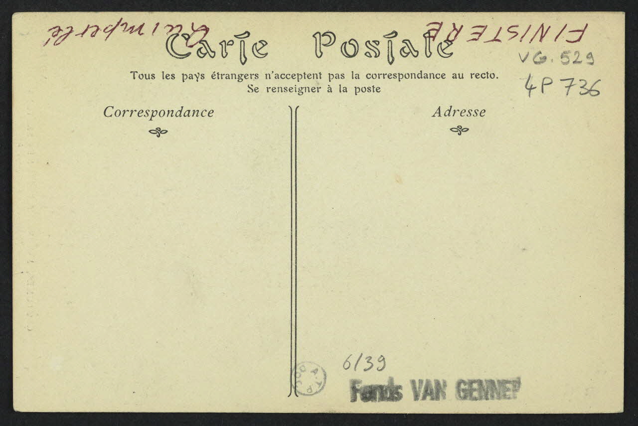 carte postale JEUNE FEMME DE QUIMPERLE 4P736 Photo