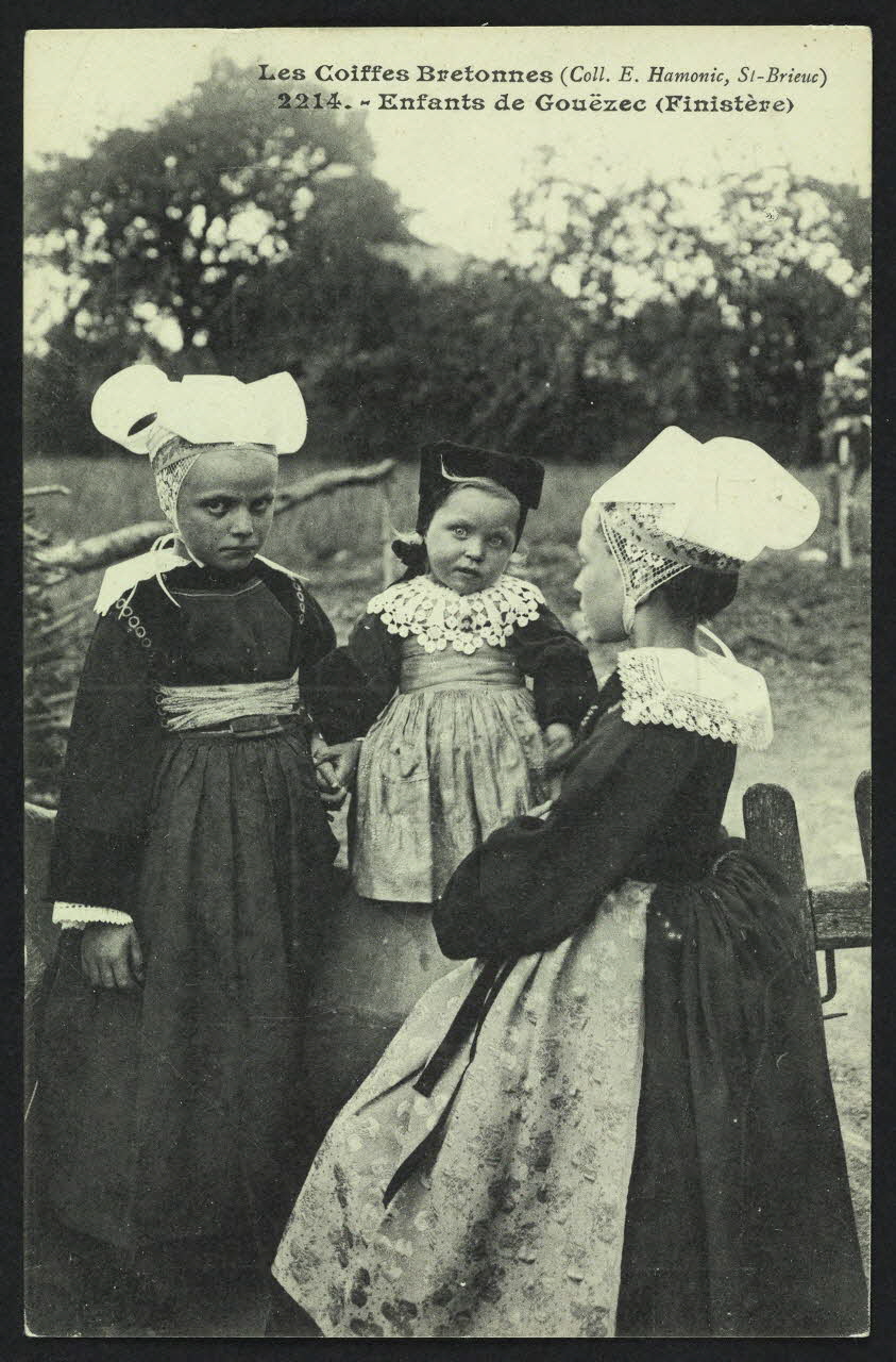carte postale ENFANTS DE GOUEZEC (FINISTERE) 4P738 Photo