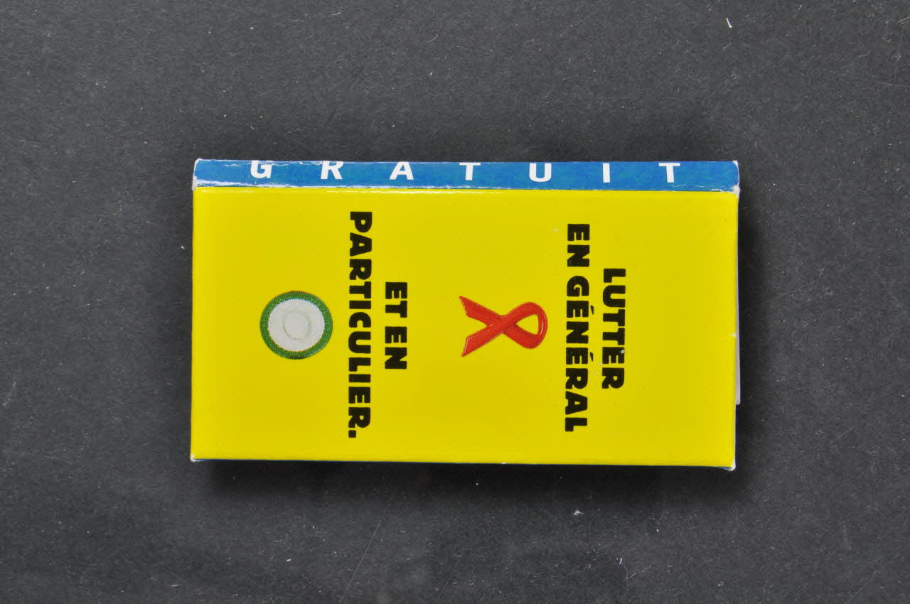 Bertrand Delanoë Etui de préservatif "Lutter en général et en particulier" Île-de-France, France 1996 2002.112.93.1-2 Photo Mucem